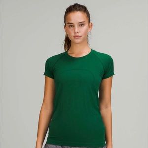 lululemon swiftly tech size 6. color: Everglade Green